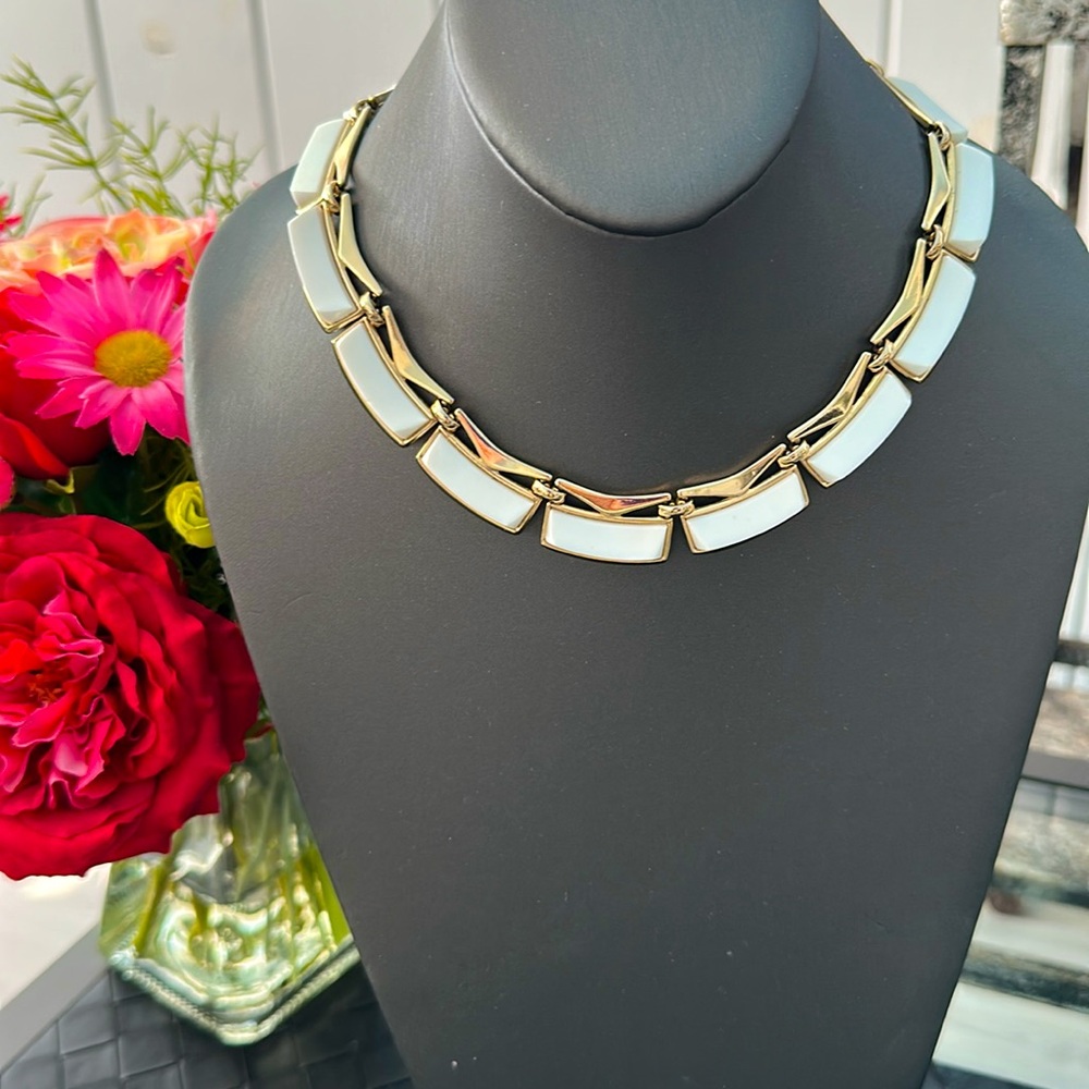 50’s Monet Choker Necklace Book Piece Everglades Series Gold & White Acrylic 16”